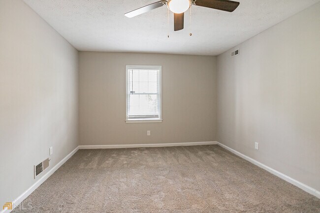 Building Photo - 1605 Sugar Plum Dr SW