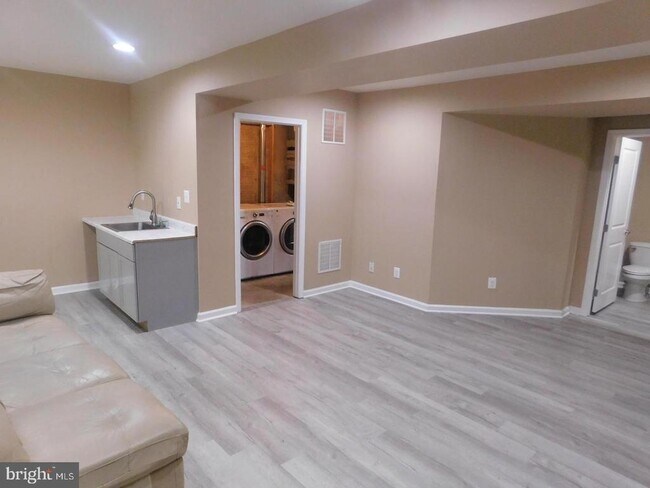 Building Photo - 12705 Bedford Glen Way