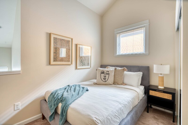 Building Photo - 1415 NW 19th Ave