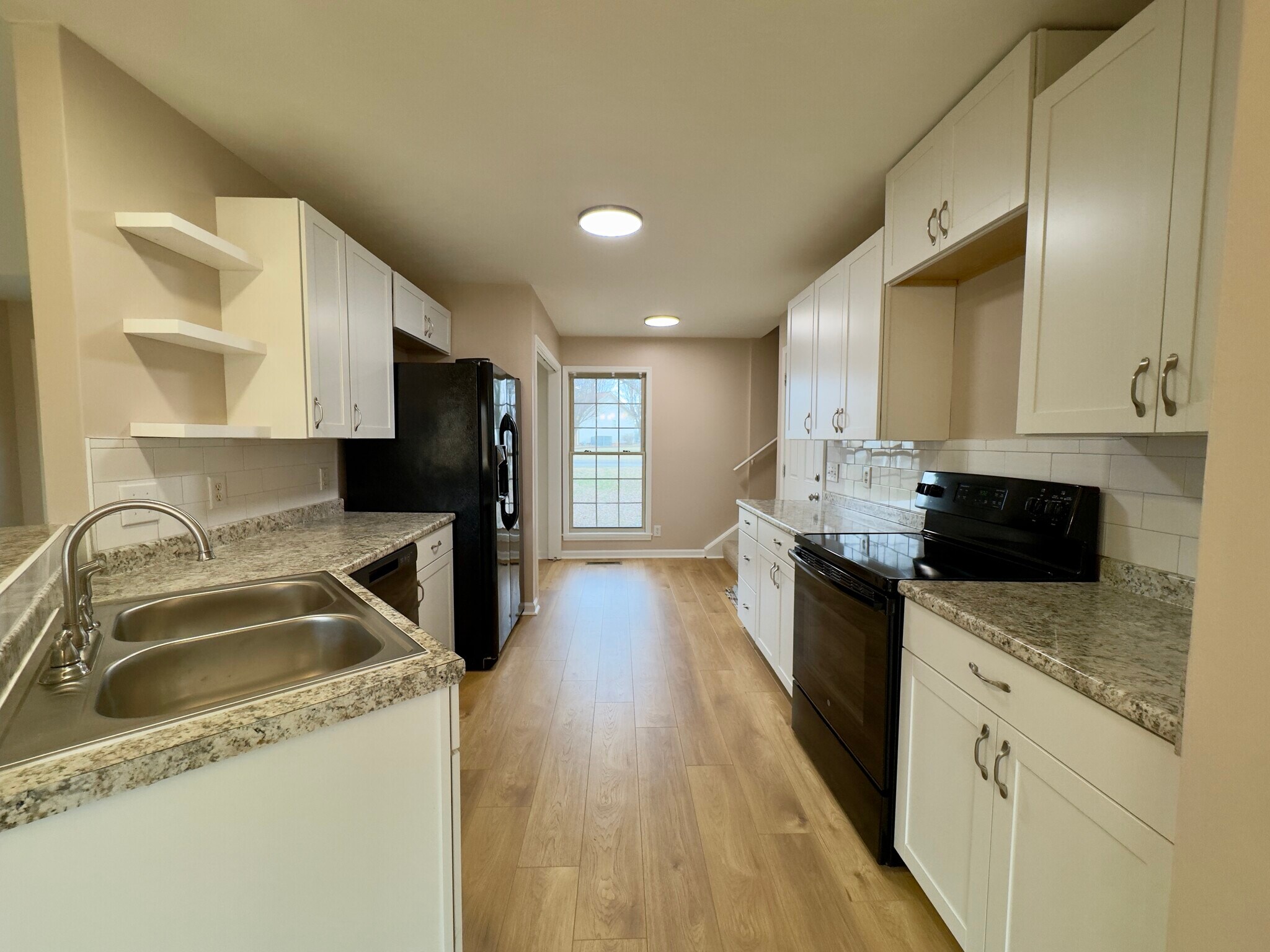 Building Photo - 2013 Smith Cir