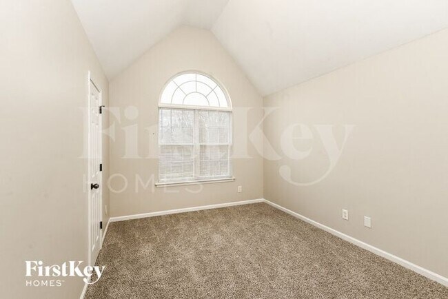 Building Photo - 128 Madelia Pl