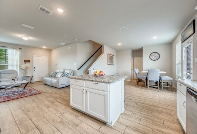 Building Photo - 926 Hurstwood Dr