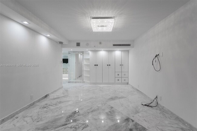 Building Photo - 19195 NE 36th Pl