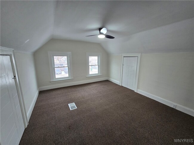 Building Photo - 33 Trowbridge St