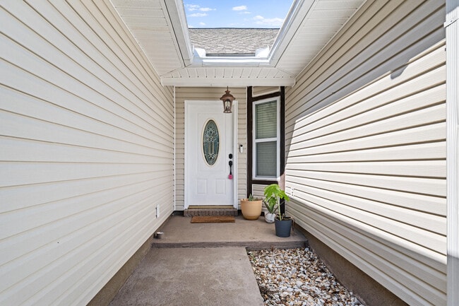 Building Photo - 470 Managua Way