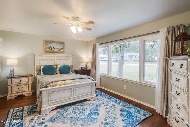 Building Photo - 419 E Second Street Unit