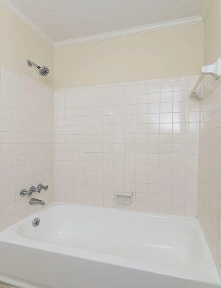 Building Photo - 1808 Lowder Dr