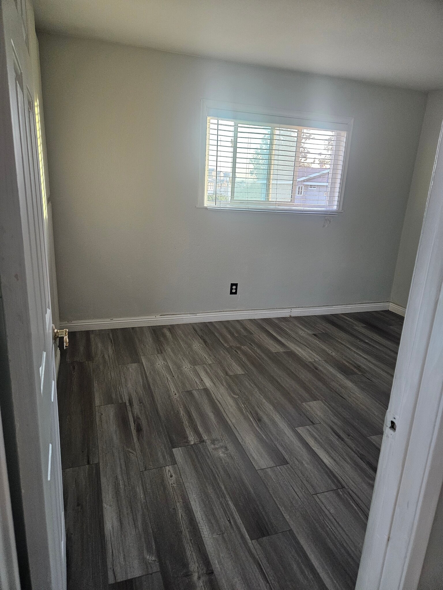 Bedroom 2 - 4195 Kingsley St