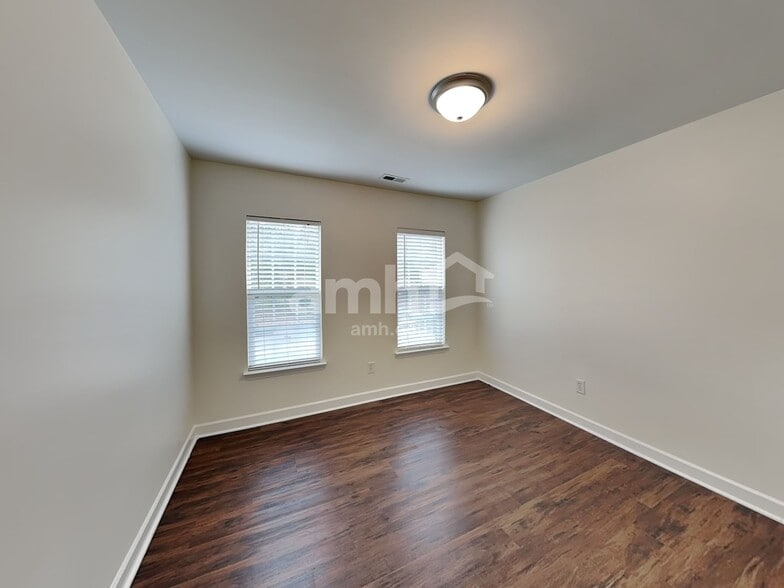 Building Photo - 4219 Kiser Woods Dr SW
