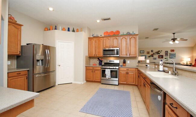 Building Photo - 8206 Sierra Dawn Dr