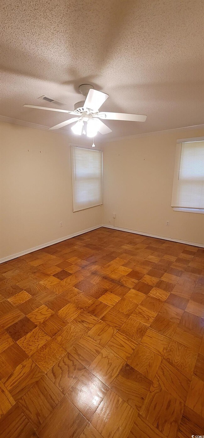 Building Photo - 609 Hibiscus Ave