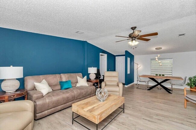 Building Photo - 5839 SW 59th St