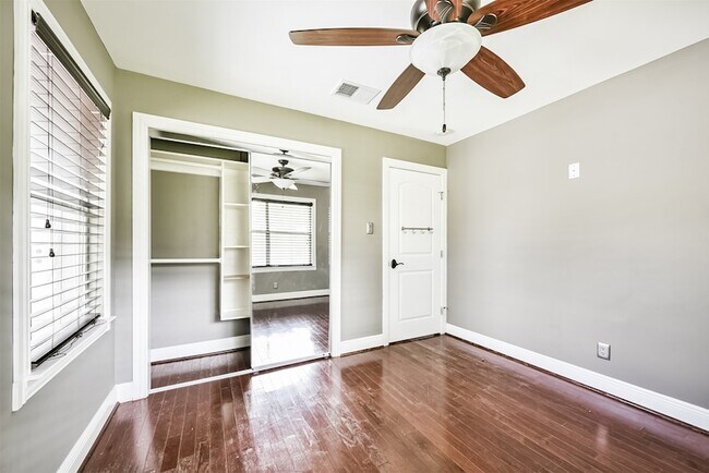 Building Photo - 6833 Concho St