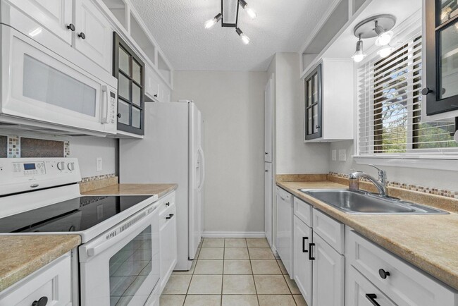 Building Photo - **Showing May 2 @ 5:30 PM** Three Bedroom ...