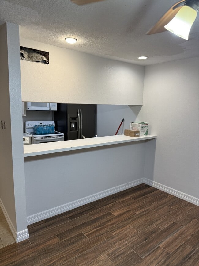 Building Photo - 12600 Melville Dr