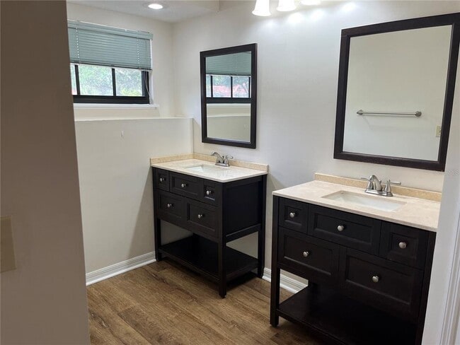 Building Photo - 8249 Breeze Cove Ln