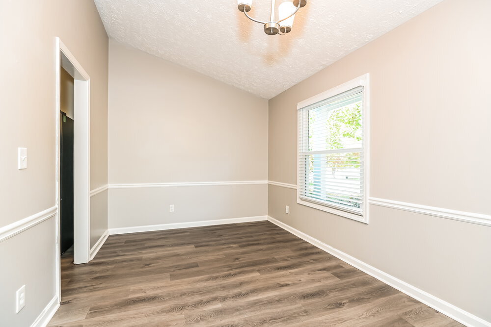 Building Photo - 923 River Rock Dr