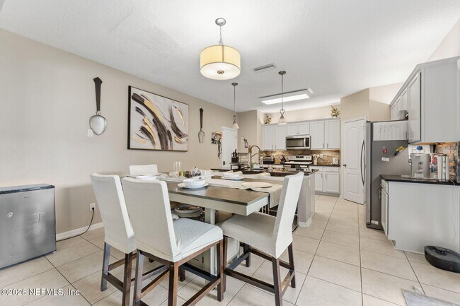 Building Photo - 16315 Hunters Hollow Trail