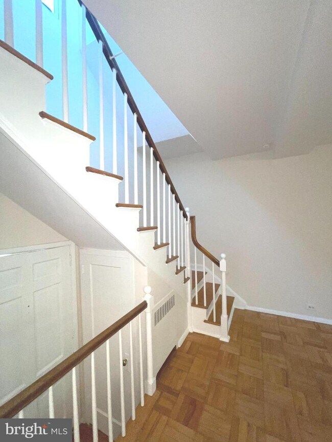 Building Photo - 3569 Martha Custis Dr