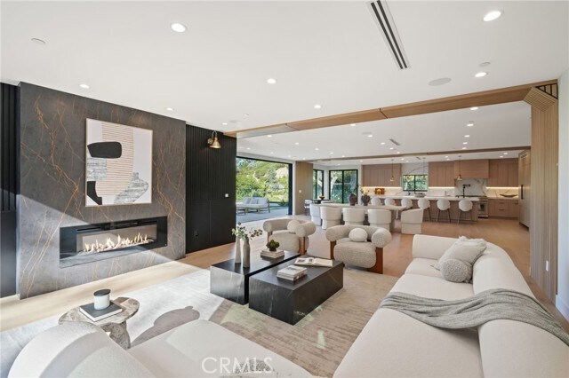 Building Photo - 4551 Alonzo Ave