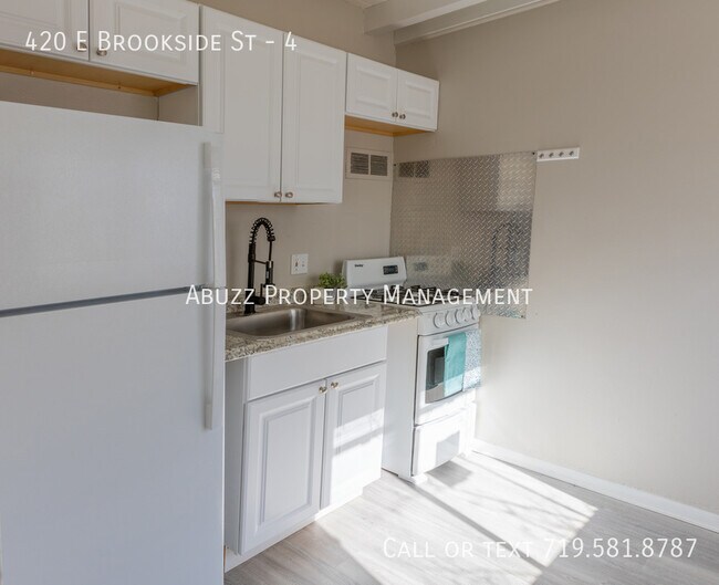 Building Photo - Brookside