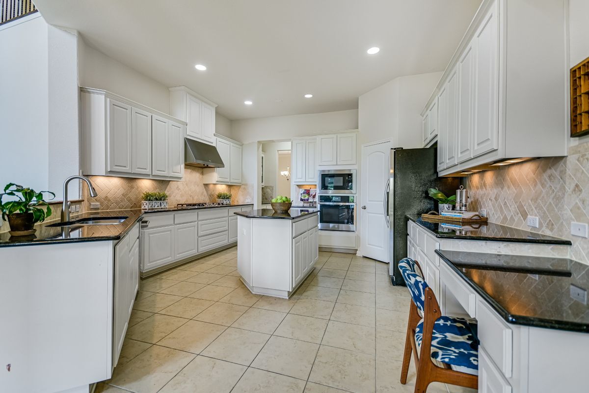 Building Photo - 330 Jayne Cove