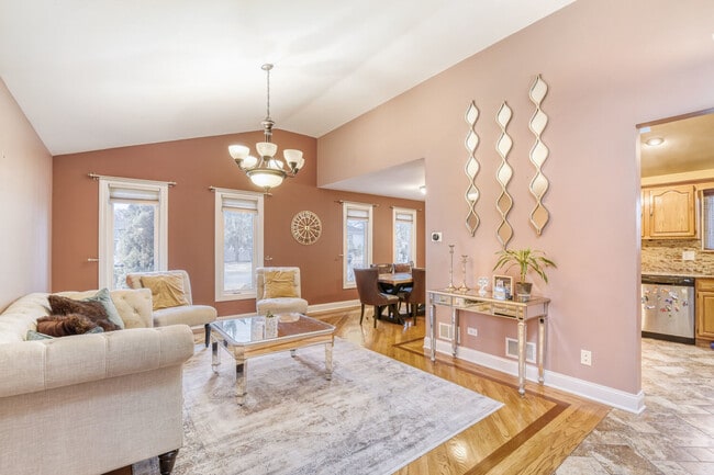 Building Photo - 7642 W 92nd Pl