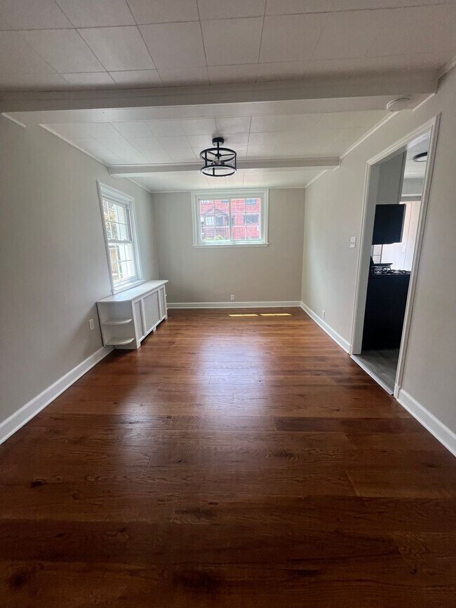 Building Photo - Charming Renovated Mount Penn 3 BR For Immediate Move In