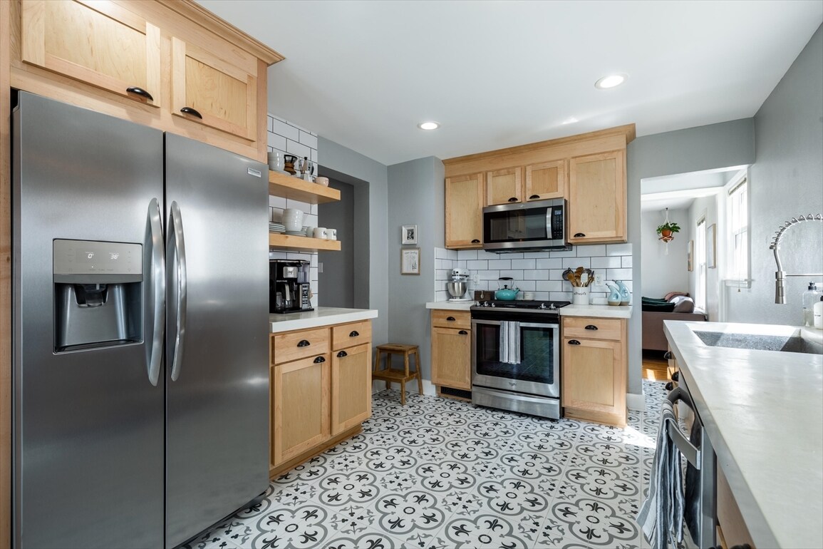 Building Photo - 145 N 72nd St