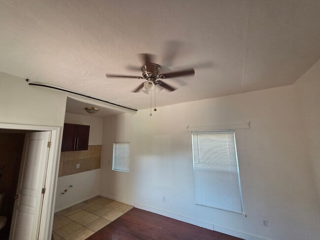 Building Photo - Phoenix 3 Bed/2 Bath