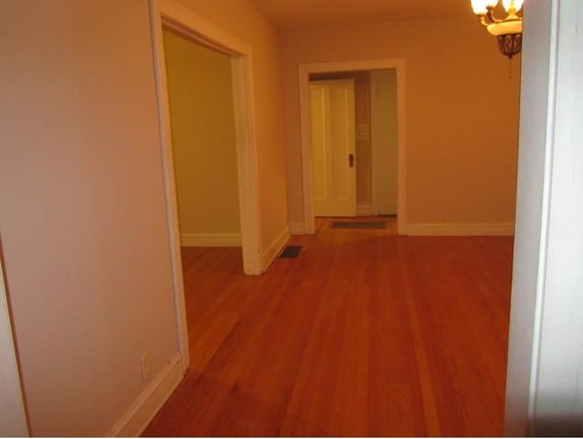 Building Photo - 3847-3857 N Linder Ave