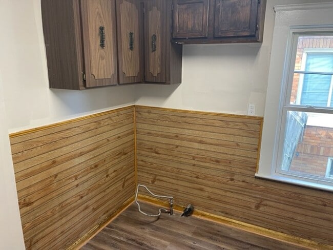 Building Photo - 3074 Toledo Ave