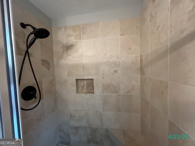 Building Photo - 716 Wilkes Dr