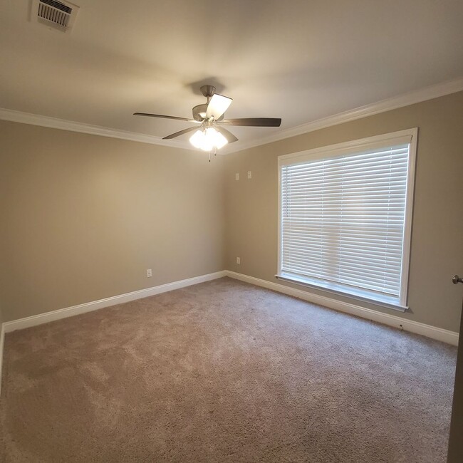 Building Photo - 3908 Bishop Ct