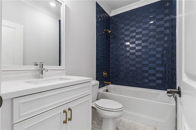 Building Photo - 536 Cresentry Brook