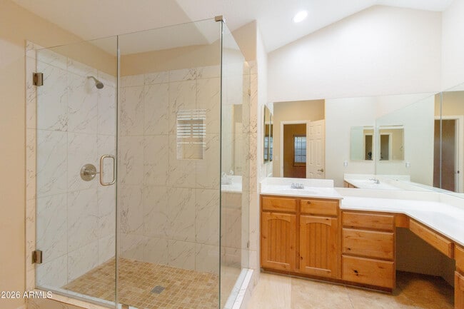 Building Photo - 506 E Utopia Rd