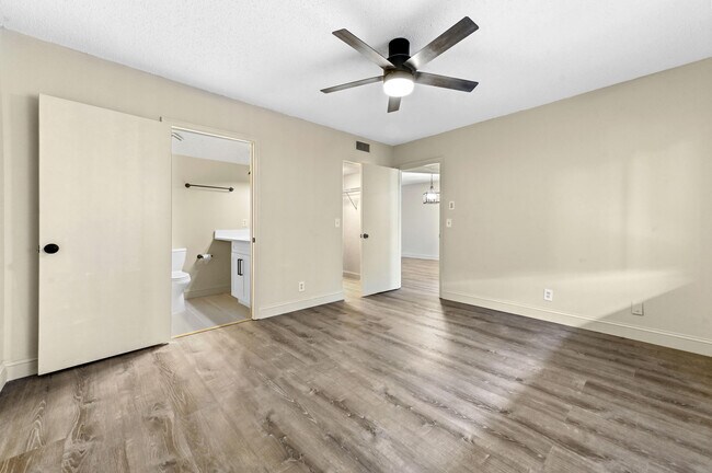 Building Photo - 2700 Casita Way