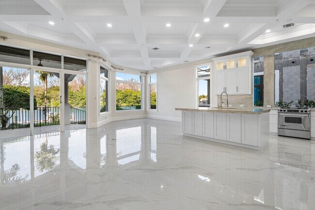 Building Photo - 549 NE 19th Ave