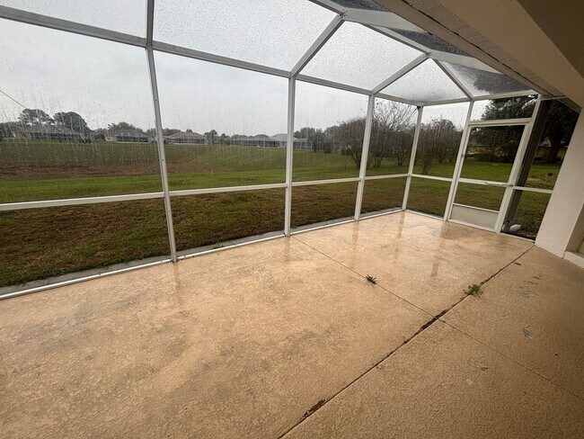 Building Photo - Move in ready 3/2 in 55+ community - near everything