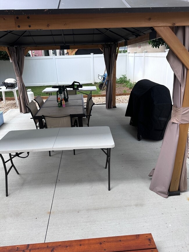 Building Photo - 107 Fairview Ave