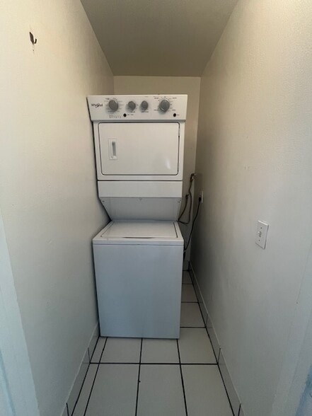 Building Photo - 6555 Segovia Rd