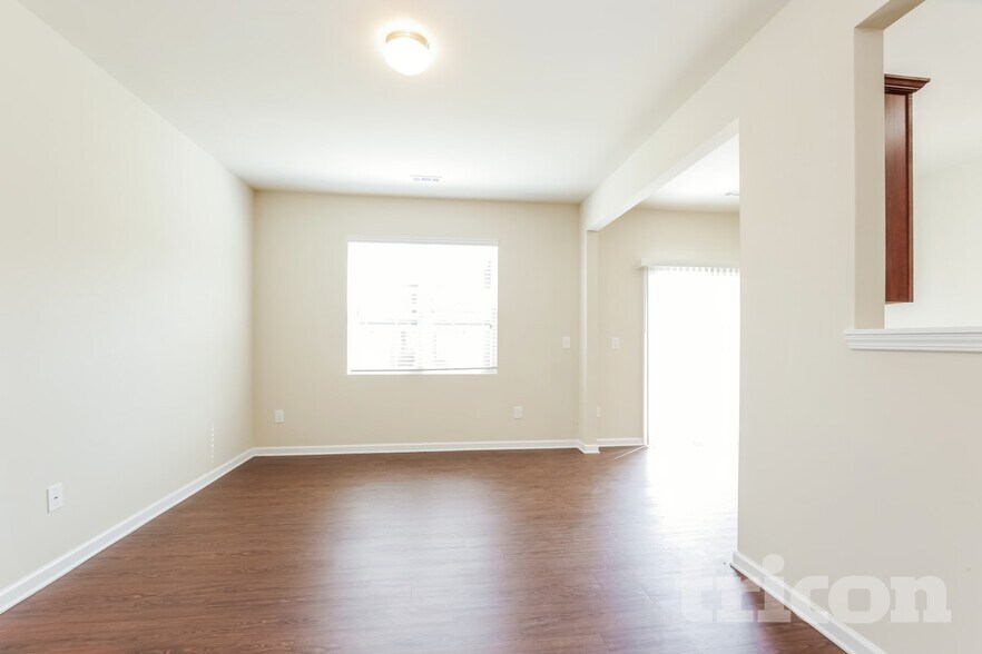 Building Photo - 2058 Aragon Lane