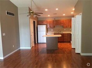 Building Photo - 142-156 Goldenrod