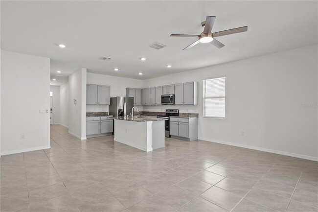 Building Photo - 33055 Tulip Petal Ln