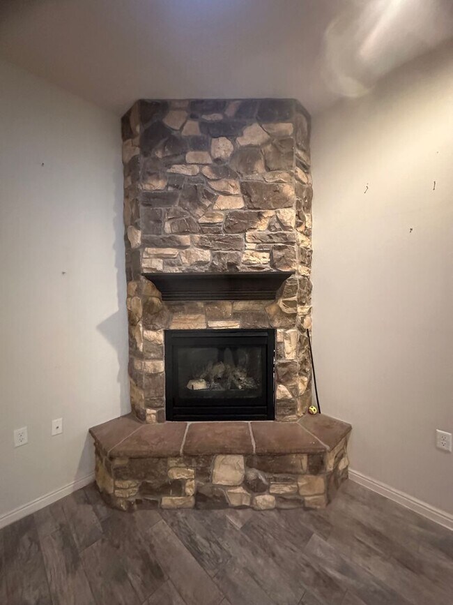 Building Photo - Stunning Sun River, Single-Level Home with...