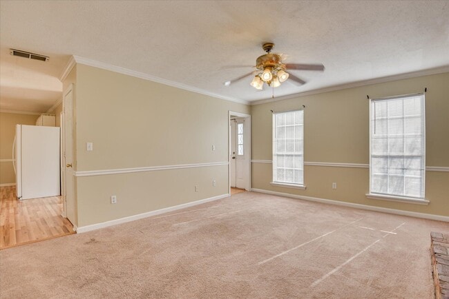 Building Photo - 2102 Howard Mill Rd