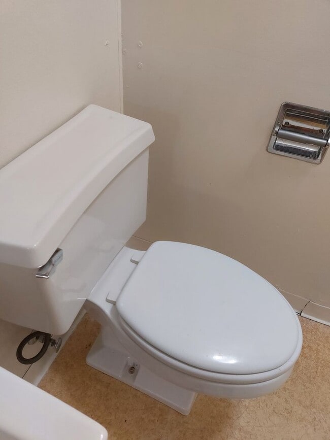 Building Photo - (1614 8th Ave)