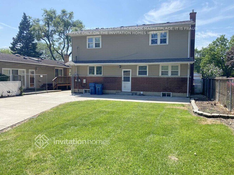 Building Photo - 307 Poplar Ave