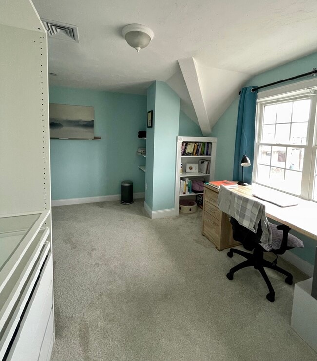 Building Photo - 506 Sea St