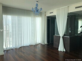 Building Photo - 1040 Biscayne Blvd